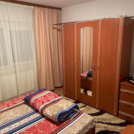 Apartament Petroşani Exteriör bild
