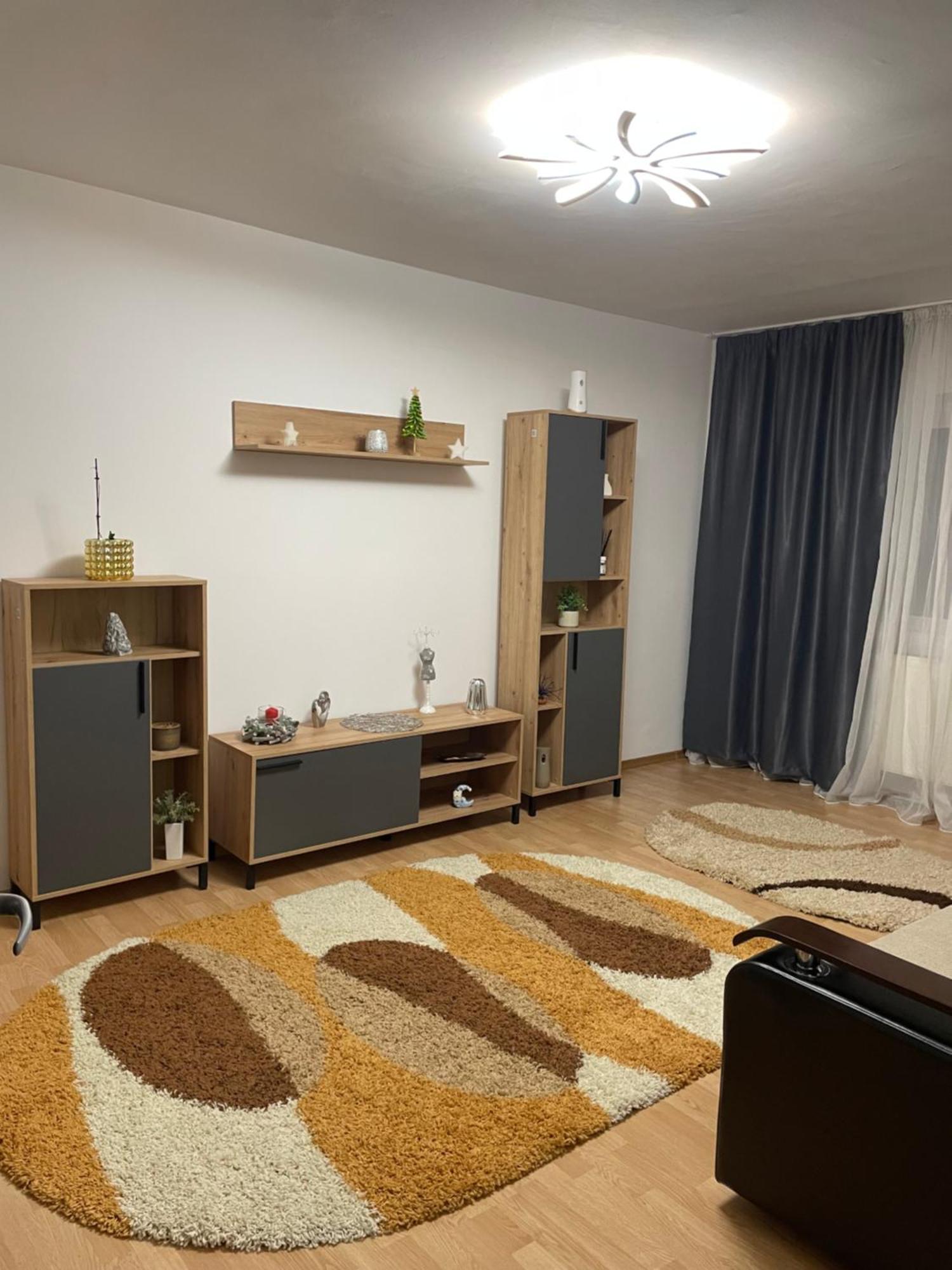 Apartament Petroşani Exteriör bild
