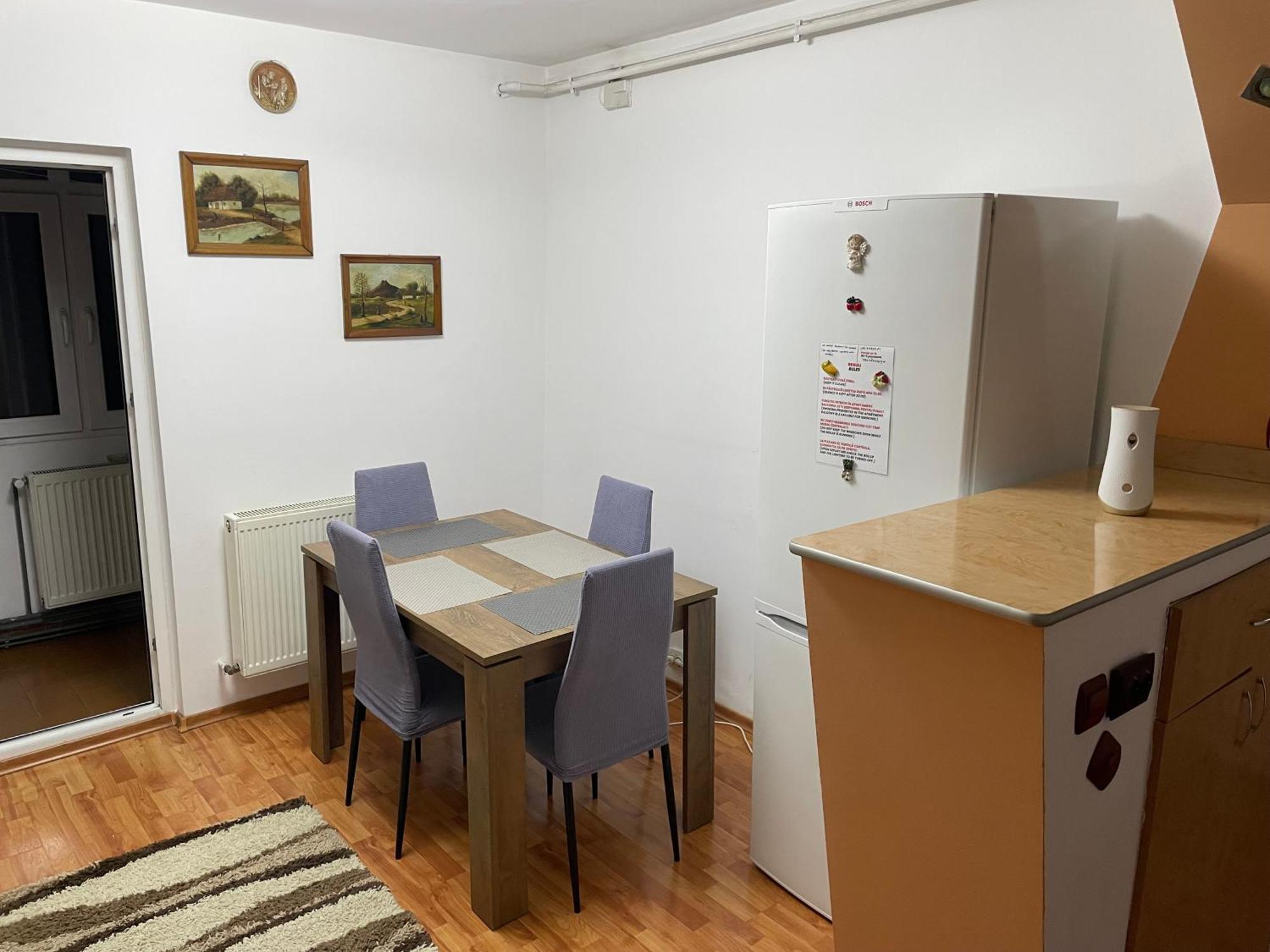 Apartament Petroşani Exteriör bild