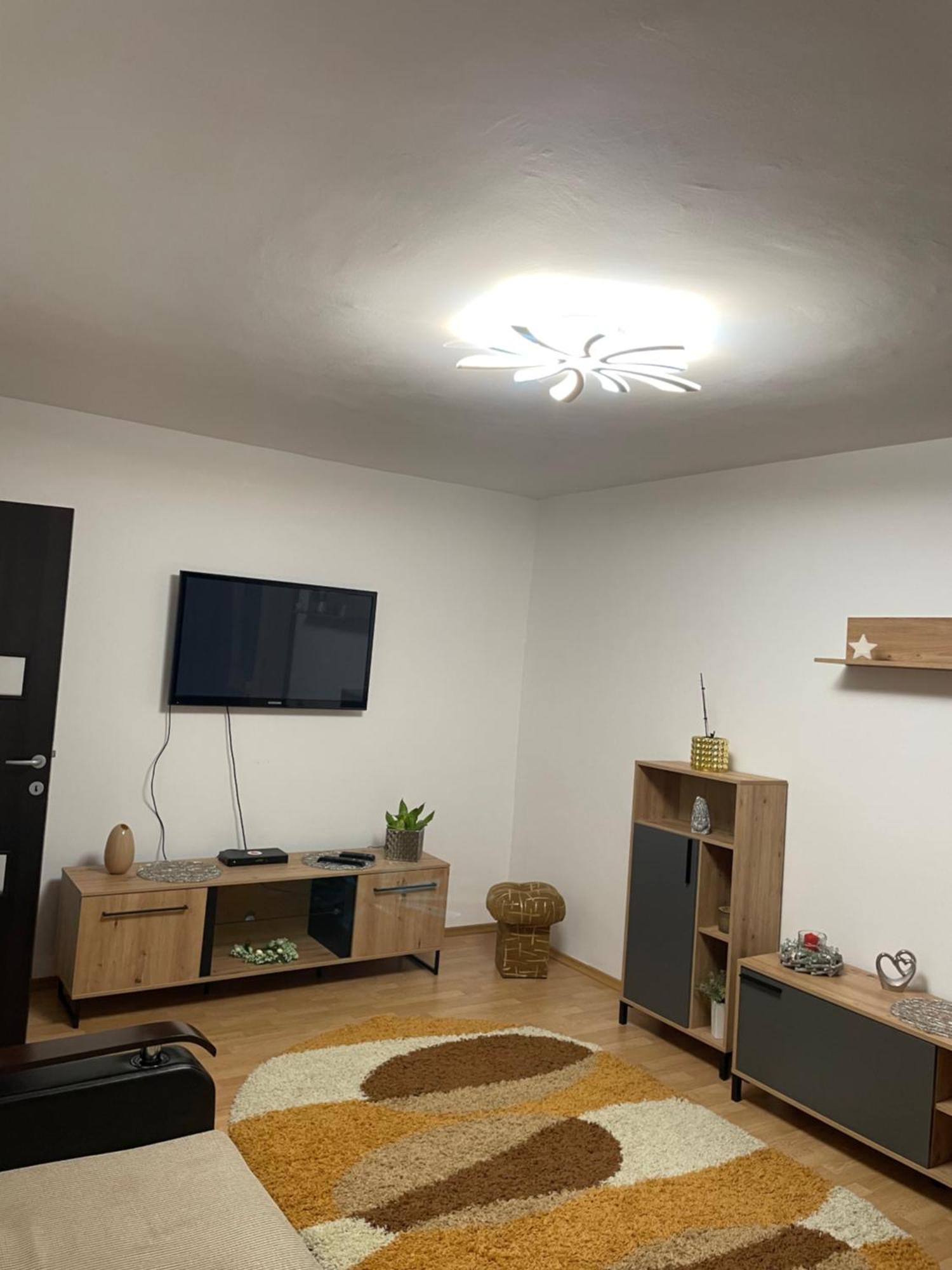Apartament Petroşani Exteriör bild